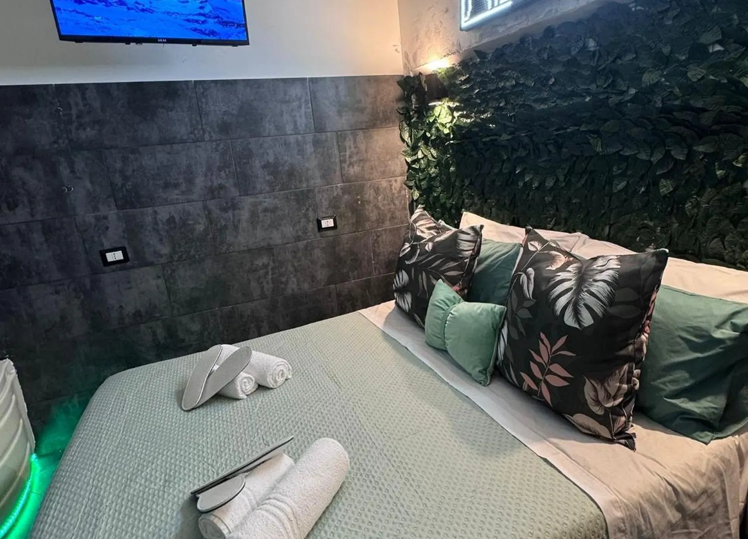 Casa Di Vincenzo Bed & Breakfast Naples Italy