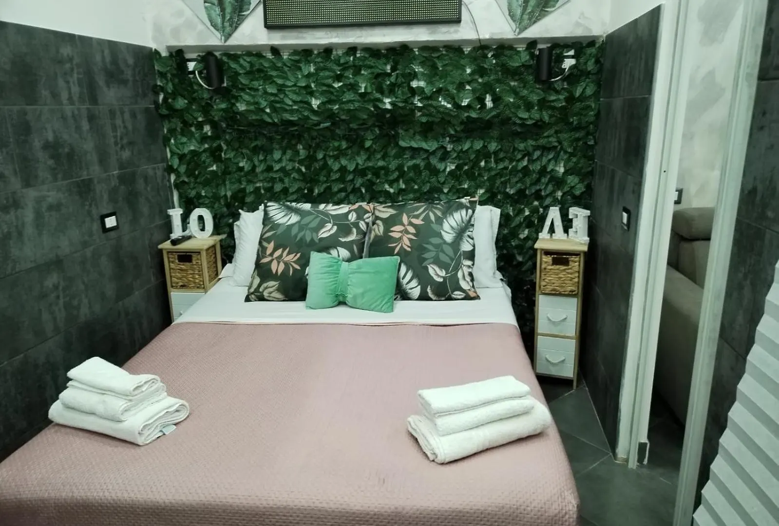 Casa Di Vincenzo Bed & Breakfast Naples Italy